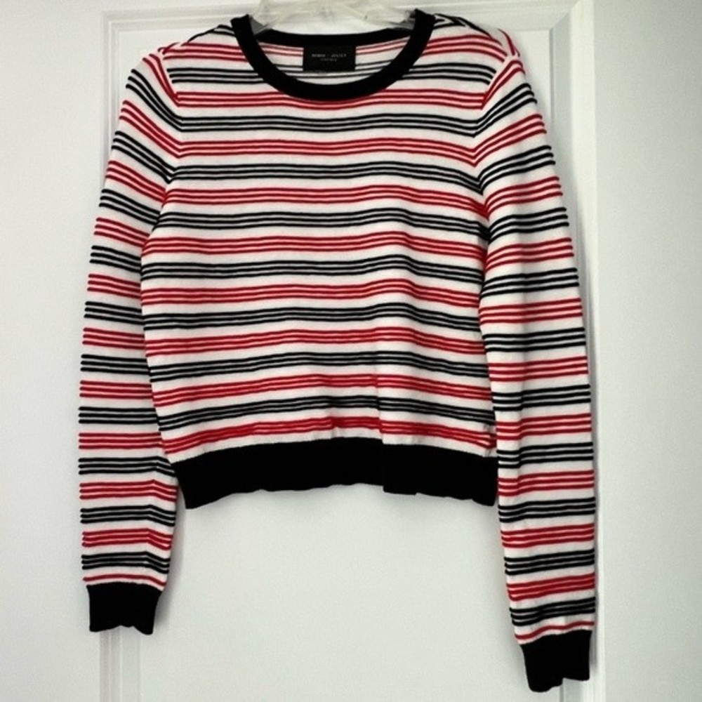 EUC Romeo & Juliet Couture Striped Cropped Sweater, Size Small